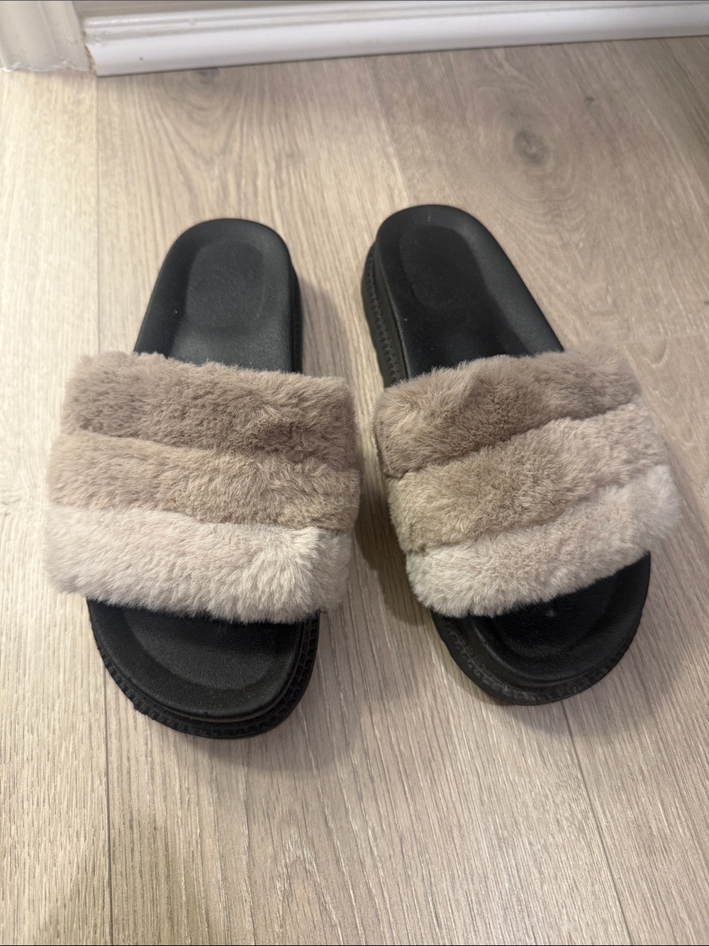 Chinese Laundry Taupe Multi-Tone Faux Fur Slide Sandals